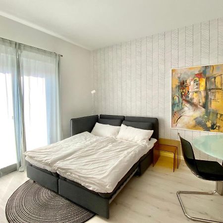 Modernes Apartment, Terrasse Und Garten Am Lilienthalpark Im Suedwesten Berlins Exteriör bild