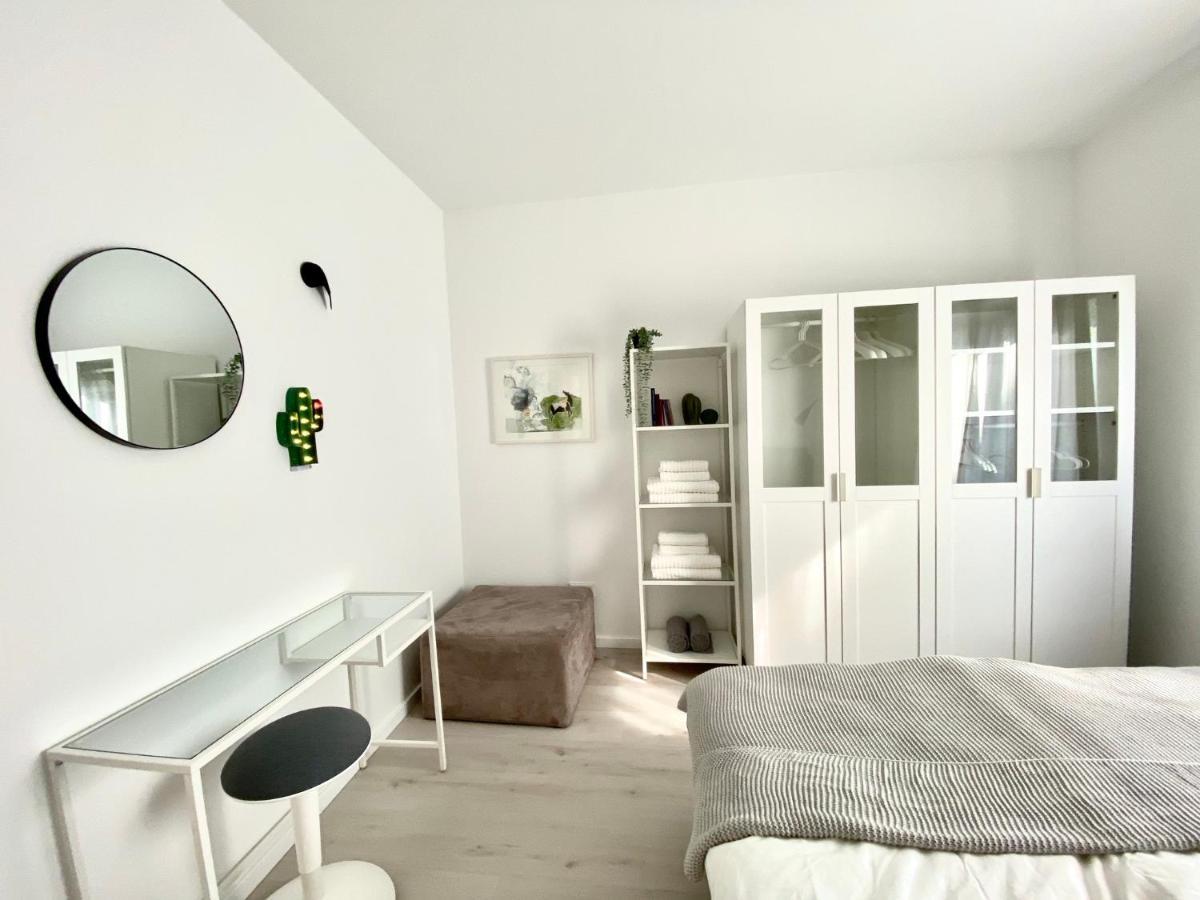 Modernes Apartment, Terrasse Und Garten Am Lilienthalpark Im Suedwesten Berlins Exteriör bild