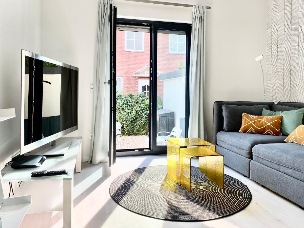 Modernes Apartment, Terrasse Und Garten Am Lilienthalpark Im Suedwesten Berlins Exteriör bild