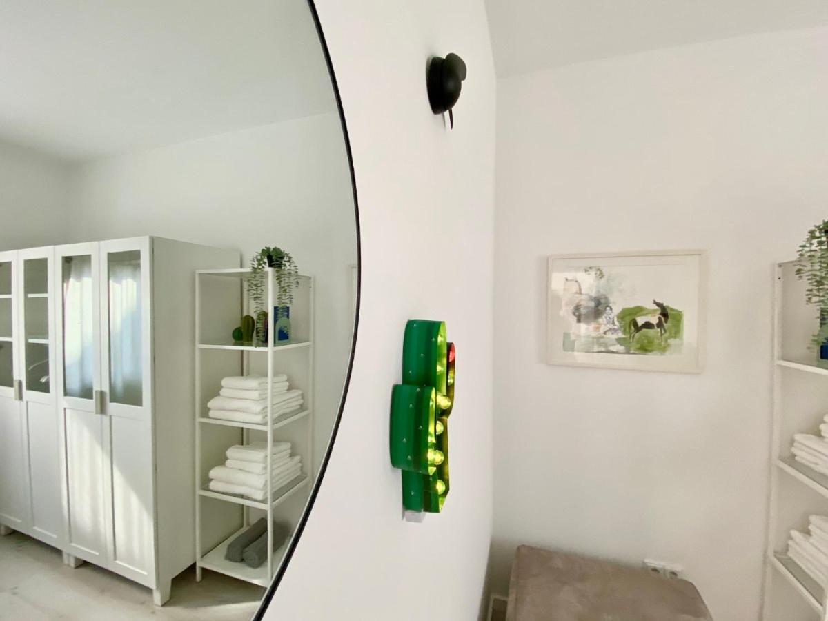 Modernes Apartment, Terrasse Und Garten Am Lilienthalpark Im Suedwesten Berlins Exteriör bild