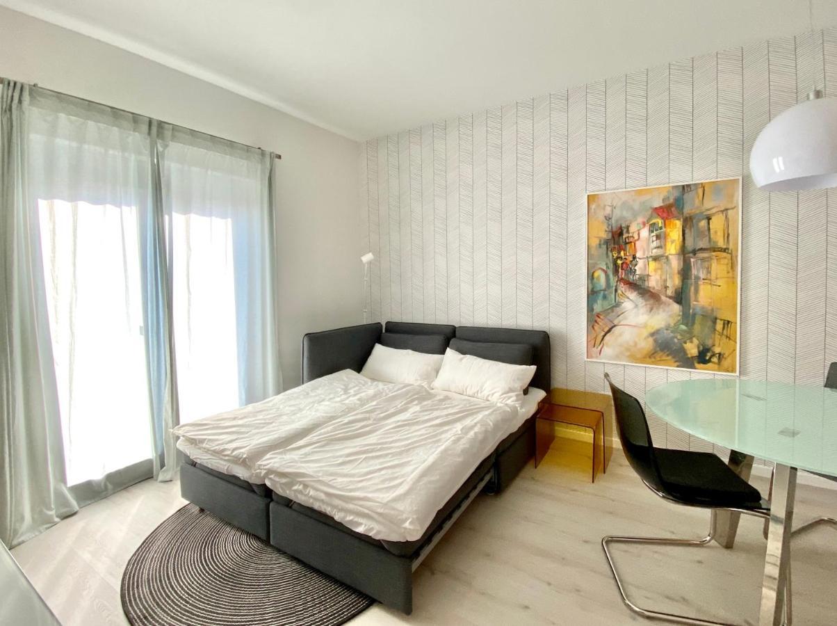 Modernes Apartment, Terrasse Und Garten Am Lilienthalpark Im Suedwesten Berlins Exteriör bild